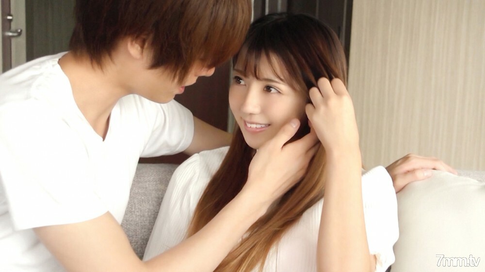 JP-736 736-MOE-01 Etch that the real face of a naive beautiful girl looks into / Moe