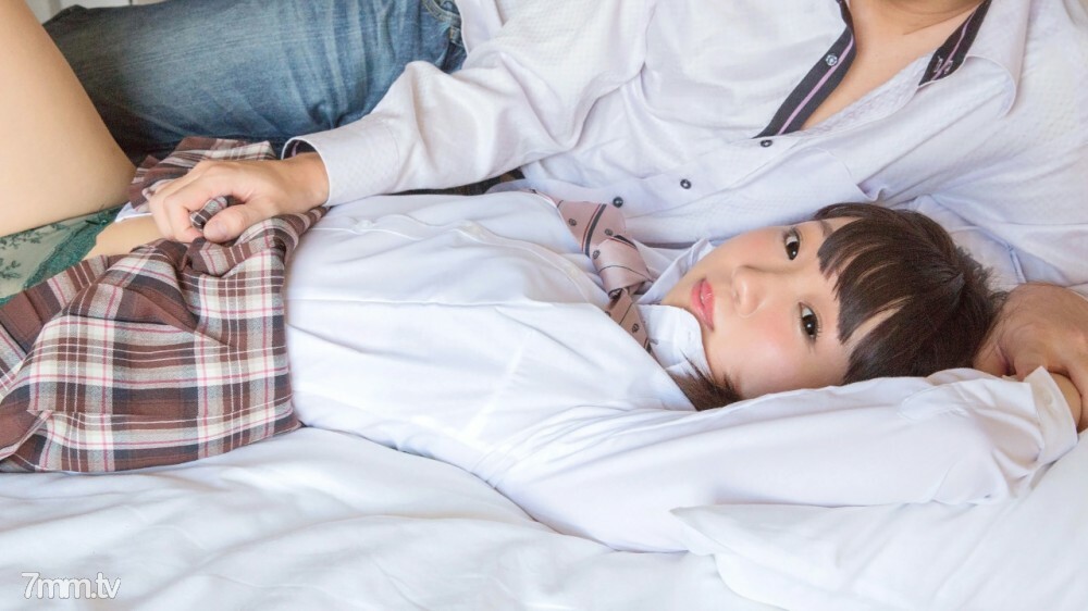 JP-904 689-SHIZUKU-01 Ubu Shaved Girl and Uniform H / Shizuku